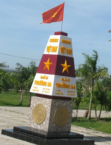 Cột mốc Trường Sa đang được xây dựng tại nhiều trường học để giáo dục chủ quyền biển đảo, tinh thần yêu nước đến học sinh. Nguồn ảnh: dantri