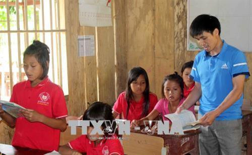 Giờ học của các em học sinh trường Phổ thông dân tộc bán trú Tiểu học Bum Tở (sáp nhập từ trường Tiểu học Bum Tở 1 và Bum Tở 2). Ảnh: Công Tuyên – TTXVN Giờ học của các em học sinh trường Phổ thông dân tộc bán trú Tiểu học Bum Tở (sáp nhập từ trường Tiểu học Bum Tở 1 và Bum Tở 2). Ảnh: Công Tuyên – TTXVN