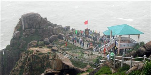 Mũi Điện ngày đầu năm mới 2019 nhìn từ trên cao. Ảnh: Thế Lập - TTXVN Quang cảnh Mũi Điện ngày đầu năm mới 2019. Ảnh: Thế Lập - TTXVN Điểm cực Đông trên đất liền là nơi đón ánh nắng bình minh đầu tiên của Việt Nam. Ảnh: Thế Lập - TTXVN Mũi Điện ngày đầu năm mới 2019 nhìn từ trên cao. Ảnh: Thế Lập - TTXVN Quang cảnh Mũi Điện ngày đầu năm mới 2019. Ảnh: Thế Lập - TTXVN Điểm cực Đông trên đất liền là nơi đón ánh nắng bình minh đầu tiên của Việt Nam. Ảnh: Thế Lập - TTXVN