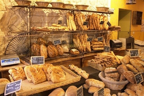 Mỗi năm nước Pháp tiêu thụ khoảng 10 tỷ bánh mì Pháp (Baguette).