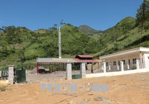 Công trình nâng cấp, cải tạo bãi xử lý rác thải trung tâm huyện Yên Minh, tỉnh Hà Giang được xây dựng xong đạt 96% khối lượng, nhưng vẫn chưa bàn giao đi vào hoạt động nhiều tháng nay vì không có kinh phí để vận hành. Ảnh: Minh Tâm - TTXVN Công trình nâng cấp, cải tạo bãi xử lý rác thải trung tâm huyện Yên Minh, tỉnh Hà Giang được xây dựng xong đạt 96% khối lượng, nhưng vẫn chưa bàn giao đi vào hoạt động nhiều tháng nay vì không có kinh phí để vận hành. Ảnh: Minh Tâm - TTXVN