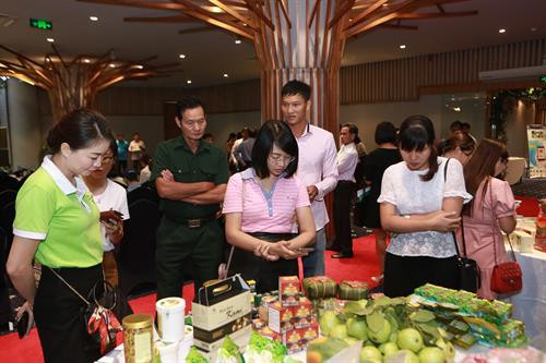 Diễn đàn là nơi để đại diện một số tỉnh, thành phố vùng Nam Bộ chia sẻ những tiềm năng, thế mạnh của nông nghiệp địa phương. Diễn đàn có sự tham dự của đại diện các cơ quan thuộc Bộ Nông nghiệp và Phát triển nông thôn, Sở Nông nghiệp và Phát triển nông thôn Hà Nội, Sở Công Thương Hà Nội, đại diện một số tỉnh Nam Bộ cùng đông đảo các tổ chức, doanh nghiệp, hợp tác xã…