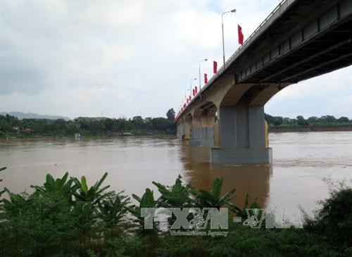 Nước sông Lô địa phận thành phố Tuyên Quang dâng cao. Ảnh Quang Đán – TTXVN