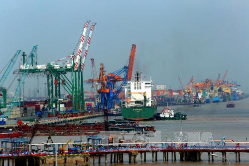 Ngành dầu khí của Việt Nam tiếp tục giữ vị trí trọng yếu trong cộng đồng các quốc gia khai thác dầu trên thế giới và Đông Nam Á. Ảnh: Huy Hùng - TTXVN Ngành dầu khí của Việt Nam tiếp tục giữ vị trí trọng yếu trong cộng đồng các quốc gia khai thác dầu trên thế giới và Đông Nam Á. Ảnh: Huy Hùng - TTXVN