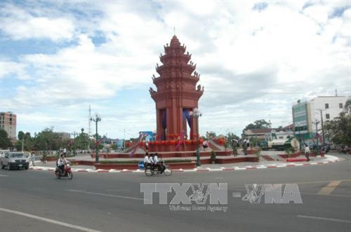 Tượng Đài độc lập tỉnh Kompong Chhnang. Ảnh: Trần Chí Hùng và Danh Chanh Đa - CQTT TTXVN tại Campuchia