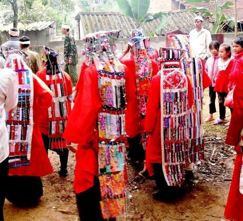 Áo tang của mỗi nàng dâu .