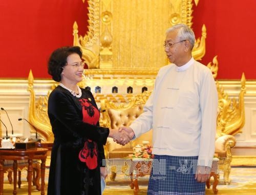 Chiều 30/9, Chủ tịch Quốc hội Nguyễn Thị Kim Ngân đến chào Tổng thống Cộng hòa Liên bang Myanmar ngài Htin Kyaw. Ảnh: Trọng Đức/TTXVN Chiều 30/9, Chủ tịch Quốc hội Nguyễn Thị Kim Ngân đến chào Tổng thống Cộng hòa Liên bang Myanmar ngài Htin Kyaw. Ảnh: Trọng Đức/TTXVN