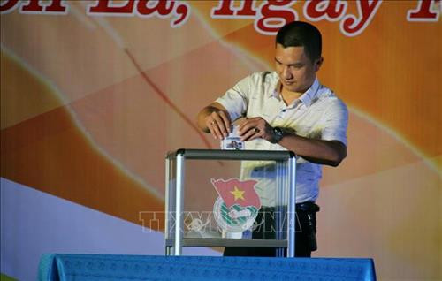 Ban tổ chức đã tổ chức quyên góp cho Quỹ chăm sóc, giúp đỡ người mù và Quỹ xây dựng nhà đại đoàn kết cho người mù trên địa bàn tỉnh. Ảnh: Diệp Anh Ban tổ chức đã tổ chức quyên góp cho Quỹ chăm sóc, giúp đỡ người mù và Quỹ xây dựng nhà đại đoàn kết cho người mù trên địa bàn tỉnh. Ảnh: Diệp Anh