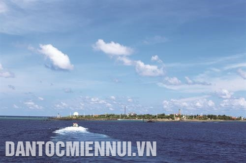 Song Tử Tây là đảo lớn của quần đảo Trường sa. Ảnh: DTMN