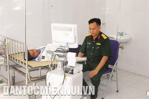 Trạm y tế song Tử Tây được trang bị nhiều thiết bị y tế hiện đại để chăm sóc sức khỏe quân, dân trên đảo cũng như kịp thời cứu chữa cho ngư dân khi gặp nạn. Ảnh: DTMN