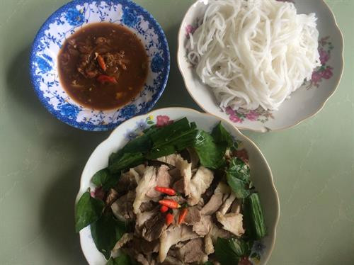 Đậm đà thịt luộc chấm mắm cá phèn Gò Công ảnh 3