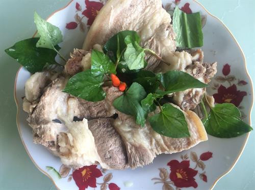 Đậm đà thịt luộc chấm mắm cá phèn Gò Công ảnh 1