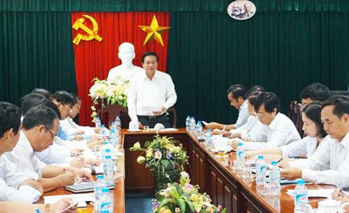 Bí thư Tỉnh ủy, Chủ tịch HĐND tỉnh – Phạm Văn Rạnh chủ trì cuộc họp thống nhất dự kiến chương trình kỳ họp thứ 7. Ảnh: Báo Long An online