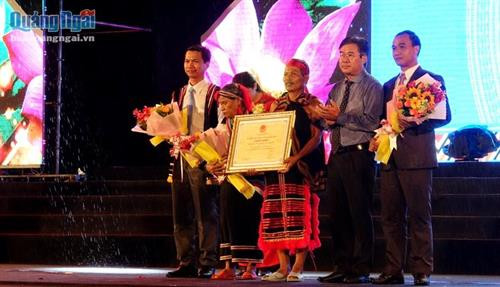 “Nghệ thuật Cồng chiêng dân tộc Cor” được công nhận di sản văn hóa phi vật thể quốc gia. Ảnh: baoquangngai.vn “Nghệ thuật Cồng chiêng dân tộc Cor” được công nhận di sản văn hóa phi vật thể quốc gia. Ảnh: baoquangngai.vn