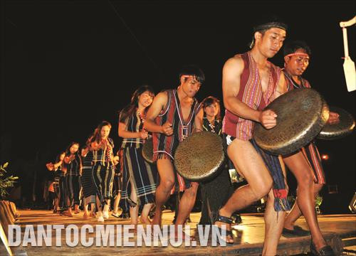 Văn hóa cồng chiêng được xem là "báu vật" của các dân tộc Tây nguyên