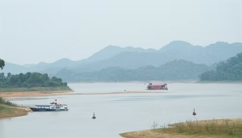 Một góc hồ Núi Cốc