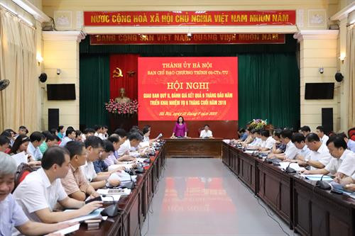 Ủy viên Trung ương Đảng, Phó Bí thư Thường trực Thành ủy Hà Nội Ngô Thị Thanh Hằng, Trưởng ban Chỉ đạo Chương trình 02 chủ trì hội nghị.