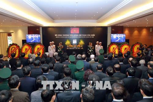 Các đồng chí lãnh đạo, nguyên lãnh đạo Đảng, Nhà nước dự Lễ truy điệu đồng chí Phan Văn Khải. Ảnh: TTXVN Các đồng chí lãnh đạo, nguyên lãnh đạo Đảng, Nhà nước dự Lễ truy điệu đồng chí Phan Văn Khải. Ảnh: TTXVN