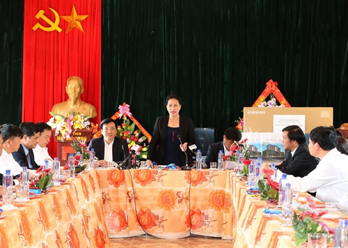 Chủ tịch Quốc hội Nguyễn Thị Kim Ngân phát biểu tại buổi làm việc với cán bộ và nhân dân xã Noong Hẹt, huyện Điện Biên. Ảnh: Trọng Đức – TTXVN