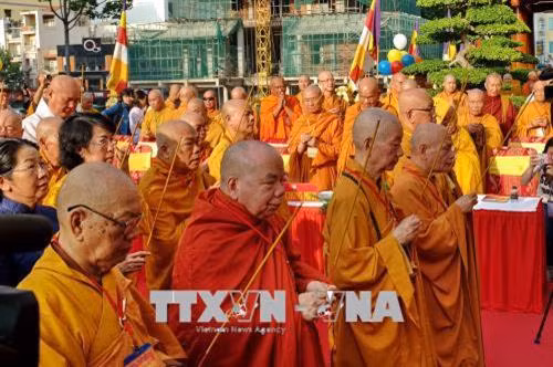 Nghi thức dâng hương tại Đại lễ Phật đản Phật lịch 2562. Ảnh: Thế Anh - TTXVN Nghi thức dâng hương tại Đại lễ Phật đản Phật lịch 2562. Ảnh: Thế Anh - TTXVN