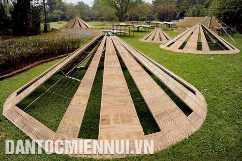 Biểu tượng nón lá đặc trưng của Tết Việt. Ảnh: An Hiếu