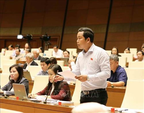 Đại biểu Quốc hội tỉnh Bà Rịa - Vũng Tàu Dương Tấn Quân phát biểu. Ảnh: Phương Hoa – TTXVN Đại biểu Quốc hội tỉnh Bà Rịa - Vũng Tàu Dương Tấn Quân phát biểu. Ảnh: Phương Hoa – TTXVN