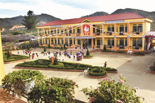 Trường Phổ thông Dân tộc bán trú Tiểu học Nậm Khắt đã được xây dựng khang trang, sạch đẹp Trường Phổ thông Dân tộc bán trú Tiểu học Nậm Khắt đã được xây dựng khang trang, sạch đẹp