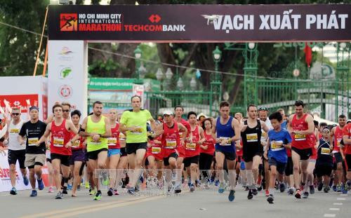 Các vận động viên xuất phát từ Thảo Cẩm Viên (quận 1). An Hiếu – TTXVN