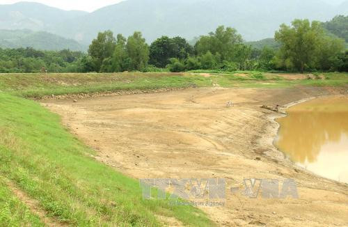 Hồ Cây Sung bị sạt lở và bồi lắng, sắp được nâng cấp. Ảnh: Nguyên Lý-TTXVN