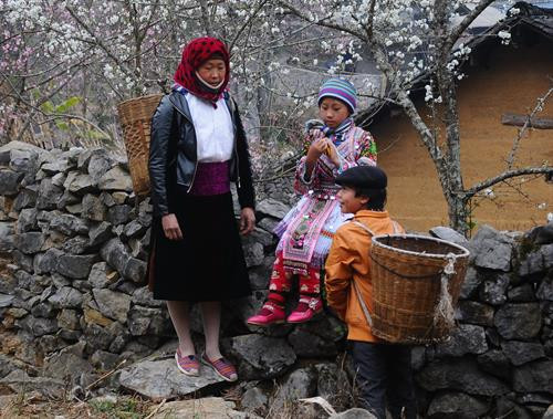 Quẩy tấu - vật bất ly thân của đồng bào Mông.