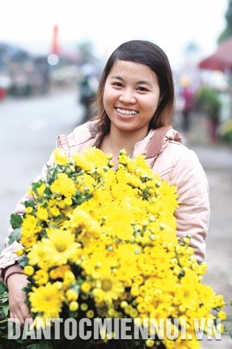 Nghề trồng hoa tạo việc làm thường xuyên cho hàng nghìn lao động địa phương. Ảnh: Tú Quỳnh