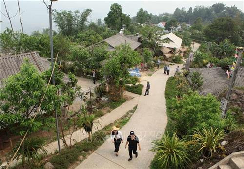 Điểm du lịch Cọn Nước Phiêng Tiên, bản Nà Khương, xã Bản Bo (Tam Đường, Lai Châu). Ảnh: Quý Trung - TTXVN Điểm du lịch Cọn Nước Phiêng Tiên, bản Nà Khương, xã Bản Bo (Tam Đường, Lai Châu). Ảnh: Quý Trung - TTXVN