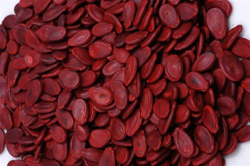 Hạt dưa đỏ là món ăn không thể thiếu trong ngày Tết của người Việt