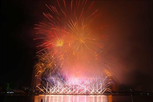 Màn trình diễn pháo hoa của đội Việt Nam. Ảnh: Trần Lê Lâm – TTXVN