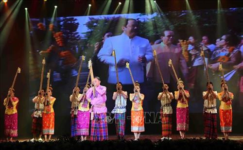 Đoàn nghệ thuật quốc gia Lào biểu diễn khai mạc tuần Văn hoá Lào 2018 tại Việt Nam ảnh 11 Đoàn nghệ thuật quốc gia Lào biểu diễn khai mạc tuần Văn hoá Lào 2018 tại Việt Nam ảnh 11