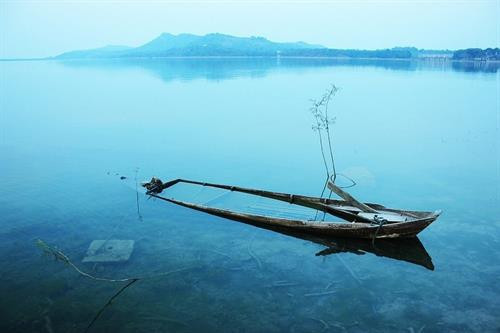 Vẻ quyến rũ của “vịnh không sóng” Hồ Dầu Tiếng ảnh 7