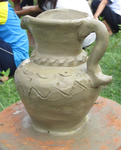 Một sản phẩm gốm của thí sinh tại hội thi. Một sản phẩm gốm của thí sinh tại hội thi.