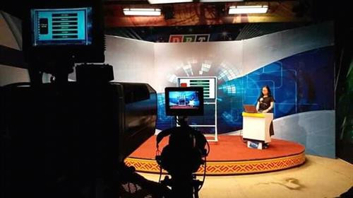 Sở Giáo dục và Đào tạo tỉnh Đắk Lắk phối hợp với Đài Phát thanh - Truyền hình tỉnh Đắk Lắk tổ chức dạy học trên truyền hình cho học sinh khối lớp 12. Ảnh: baodaklak.vn Sở Giáo dục và Đào tạo tỉnh Đắk Lắk phối hợp với Đài Phát thanh - Truyền hình tỉnh Đắk Lắk tổ chức dạy học trên truyền hình cho học sinh khối lớp 12. Ảnh: baodaklak.vn