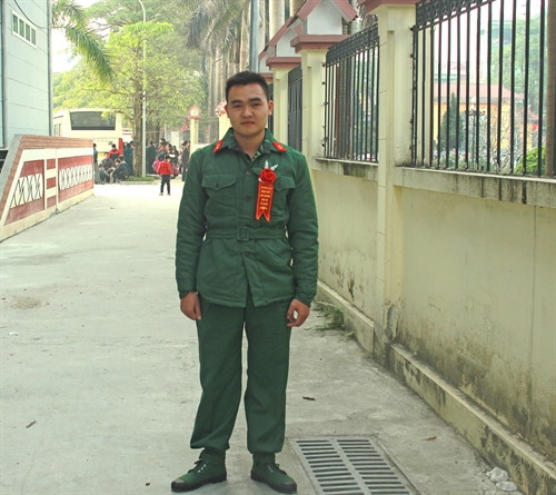 Tân binh Nguyễn Đức Long ở thôn Minh Nga, xã Văn Tự chia sẻ: “Em rất tự hào khi được trở thành người lính bộ đội cụ Hồ, em xin hứa sẽ hoàn thành nhiệm vụ của Đảng và Nhà nước giao cho. Tân binh Nguyễn Đức Long ở thôn Minh Nga, xã Văn Tự chia sẻ: “Em rất tự hào khi được trở thành người lính bộ đội cụ Hồ, em xin hứa sẽ hoàn thành nhiệm vụ của Đảng và Nhà nước giao cho.