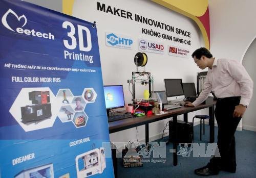 Không gian sáng chế của các đơn vị, doanh nghiệp, sinh viên khởi nghiệp tại Vườn ươm Khu công nghệ cao Thành phố Hồ Chí Minh. Ảnh: An Hiếu - TTXVN Không gian sáng chế của các đơn vị, doanh nghiệp, sinh viên khởi nghiệp tại Vườn ươm Khu công nghệ cao Thành phố Hồ Chí Minh. Ảnh: An Hiếu - TTXVN