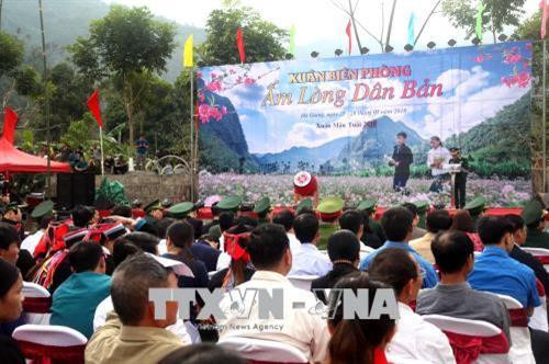 Lãnh đạo Bộ Tư lệnh Bộ đội Biên phòng phát biểu khai mạc chương trình. Ảnh: Minh Tâm - TTXVN Lãnh đạo Bộ Tư lệnh Bộ đội Biên phòng phát biểu khai mạc chương trình. Ảnh: Minh Tâm - TTXVN