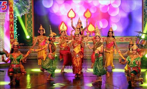 Công diễn tiết mục đạt giải nhất tại Liên hoan. Ảnh: Trung Hiếu - TTXVN Công diễn tiết mục đạt giải nhất tại Liên hoan. Ảnh: Trung Hiếu - TTXVN