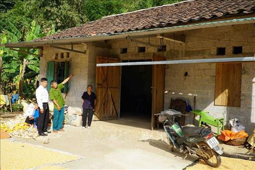 Ngôi nhà của bà Hoàng Thị Lành, xóm An Mạ, xã Chí Thảo (Quảng Uyên, Cao Bằng) được xây từ nguồn hỗ trợ của Ủy ban MTTQ huyện Quảng Uyên. Ảnh: Chu Hiệu - TTXVN