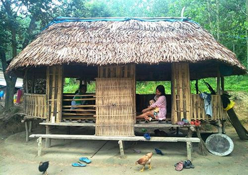 Ngôi moong luôn trở thành không gian sinh hoạt độc đáo của đồng bào vùng cao Nam Giang. Ảnh: ALĂNG NGƯỚC Ngôi moong luôn trở thành không gian sinh hoạt độc đáo của đồng bào vùng cao Nam Giang. Ảnh: ALĂNG NGƯỚC
