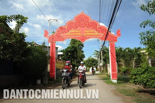 100% số xã trên địa bàn tỉnh Trà Vinh có đường giao thông được cứng hóa đến trung tâm xã . Ảnh: An Hiếu - DTMN