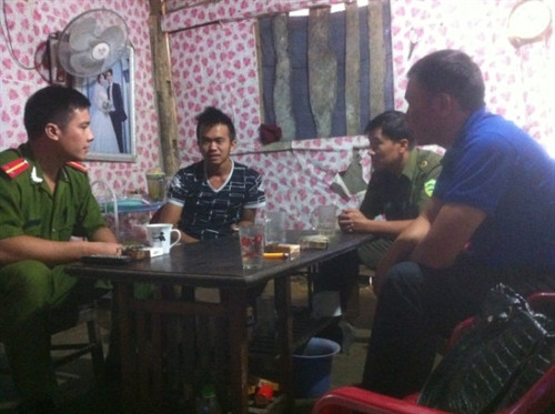 Công an huyện Trà Lĩnh tìm hiểu tình hình an ninh trật tự tại cơ sở thuộc xã Quang Hán (Trà Lĩnh). Công an huyện Trà Lĩnh tìm hiểu tình hình an ninh trật tự tại cơ sở thuộc xã Quang Hán (Trà Lĩnh).