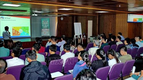 Quang cảnh chương trình hoạt động cộng đồng 2018: “Khởi nghiệp đổi mới sáng tạo trong kỷ nguyên số” tại Đại học Hoa Sen. Ảnh: Thế Anh-TTXVN Quang cảnh chương trình hoạt động cộng đồng 2018: “Khởi nghiệp đổi mới sáng tạo trong kỷ nguyên số” tại Đại học Hoa Sen. Ảnh: Thế Anh-TTXVN