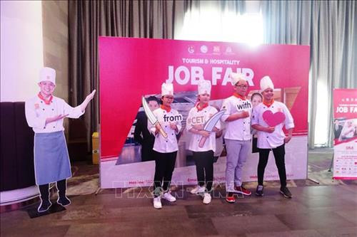 Trong ảnh: Các bạn sinh viên chuyên ngành du lịch tham gia hoạt động tại Ngày hội. Ảnh: Gia Thuận - TTXVN Trong ảnh: Các bạn sinh viên chuyên ngành du lịch tham gia hoạt động tại Ngày hội. Ảnh: Gia Thuận - TTXVN