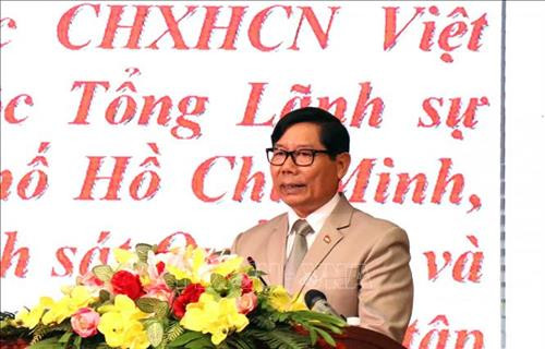 Ông Im Hen, Tổng lãnh sự Campuchia tại Thành phố Hồ Chí Minh phát biểu tại buổi họp mặt. Ảnh: Xuân Khu-TTXVN Ông Im Hen, Tổng lãnh sự Campuchia tại Thành phố Hồ Chí Minh phát biểu tại buổi họp mặt. Ảnh: Xuân Khu-TTXVN