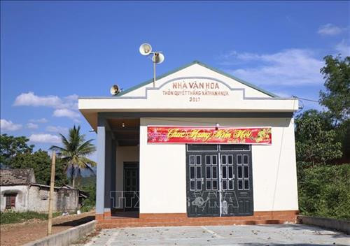 Nhà văn hóa thôn được xây dựng khang trang. Ảnh: Xuân Tư – TTXVN Nhà văn hóa thôn được xây dựng khang trang. Ảnh: Xuân Tư – TTXVN